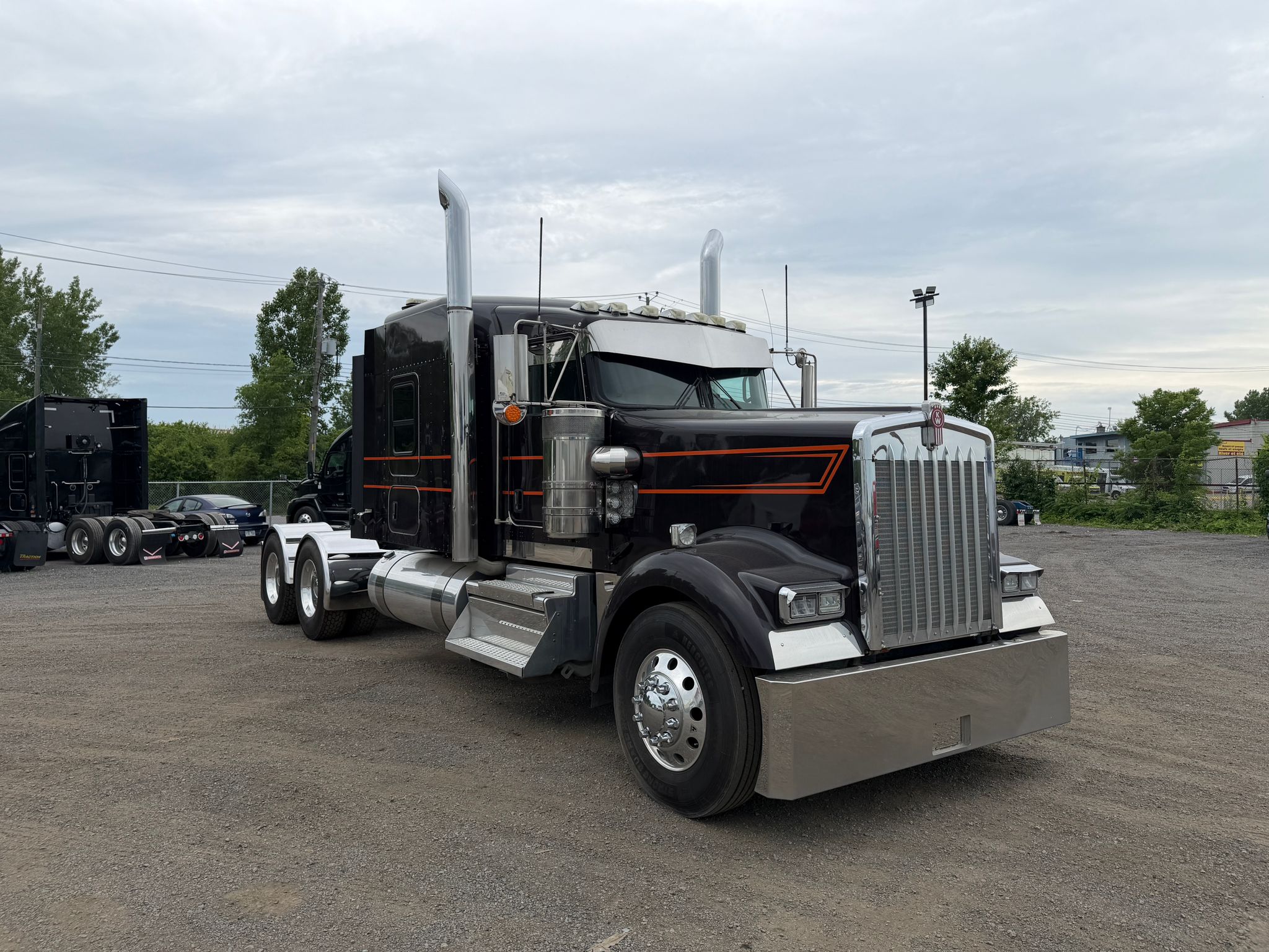 2022 Kenworth W900L 7