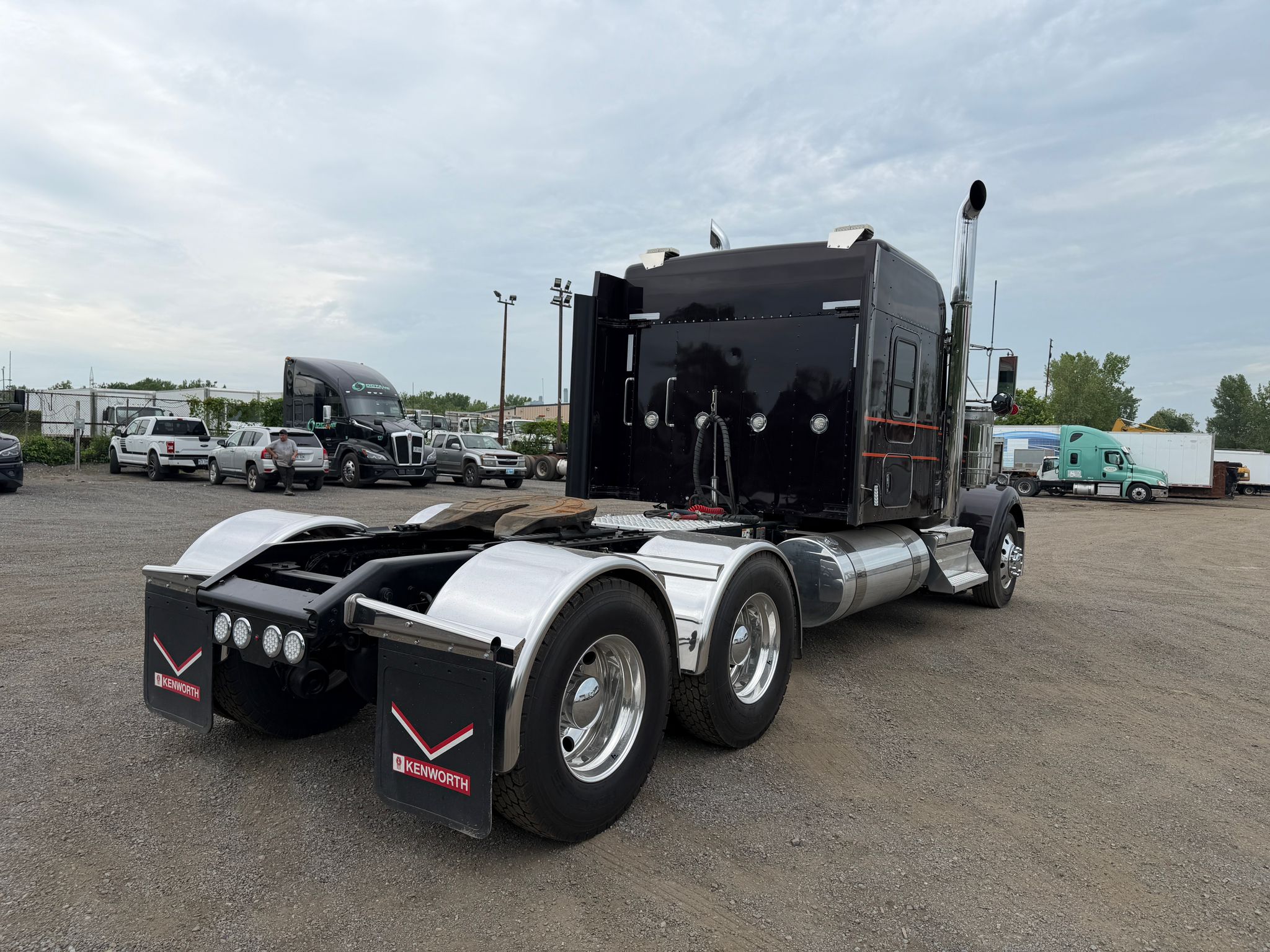 2022 Kenworth W900L 5