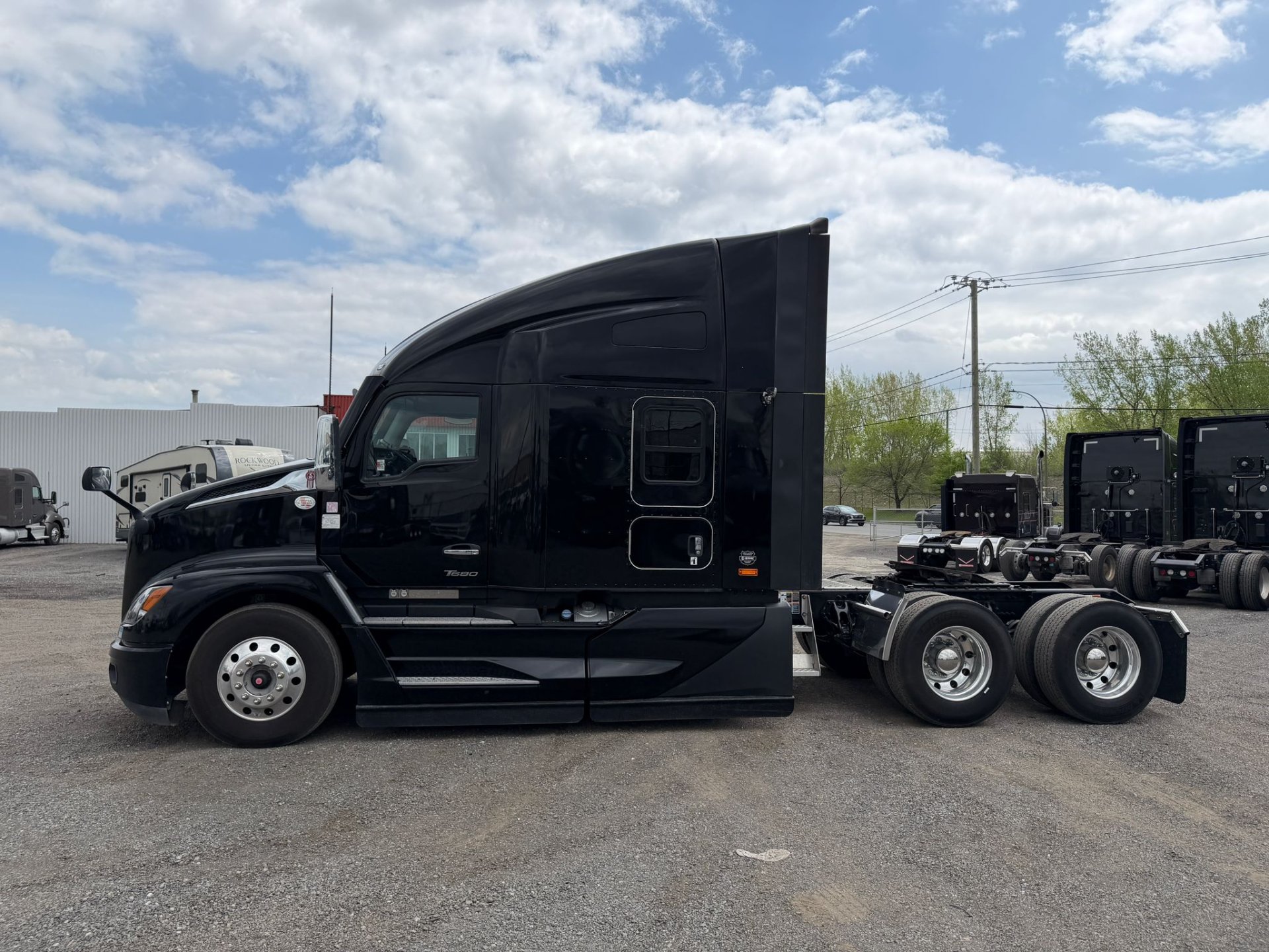 2022 Kenworth T680 3