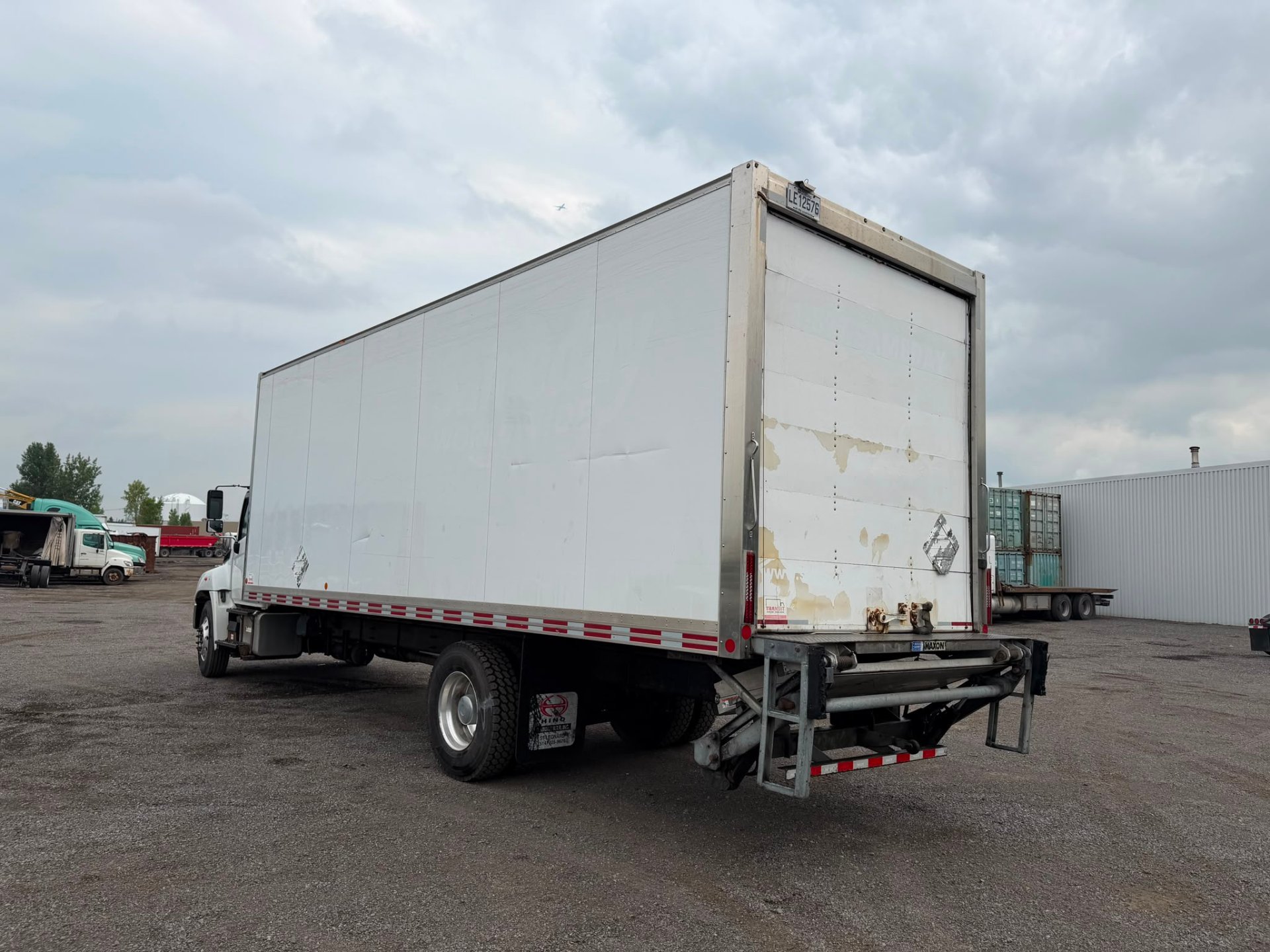 2017 Hino 338 26 PIEDS TAILGATE 3