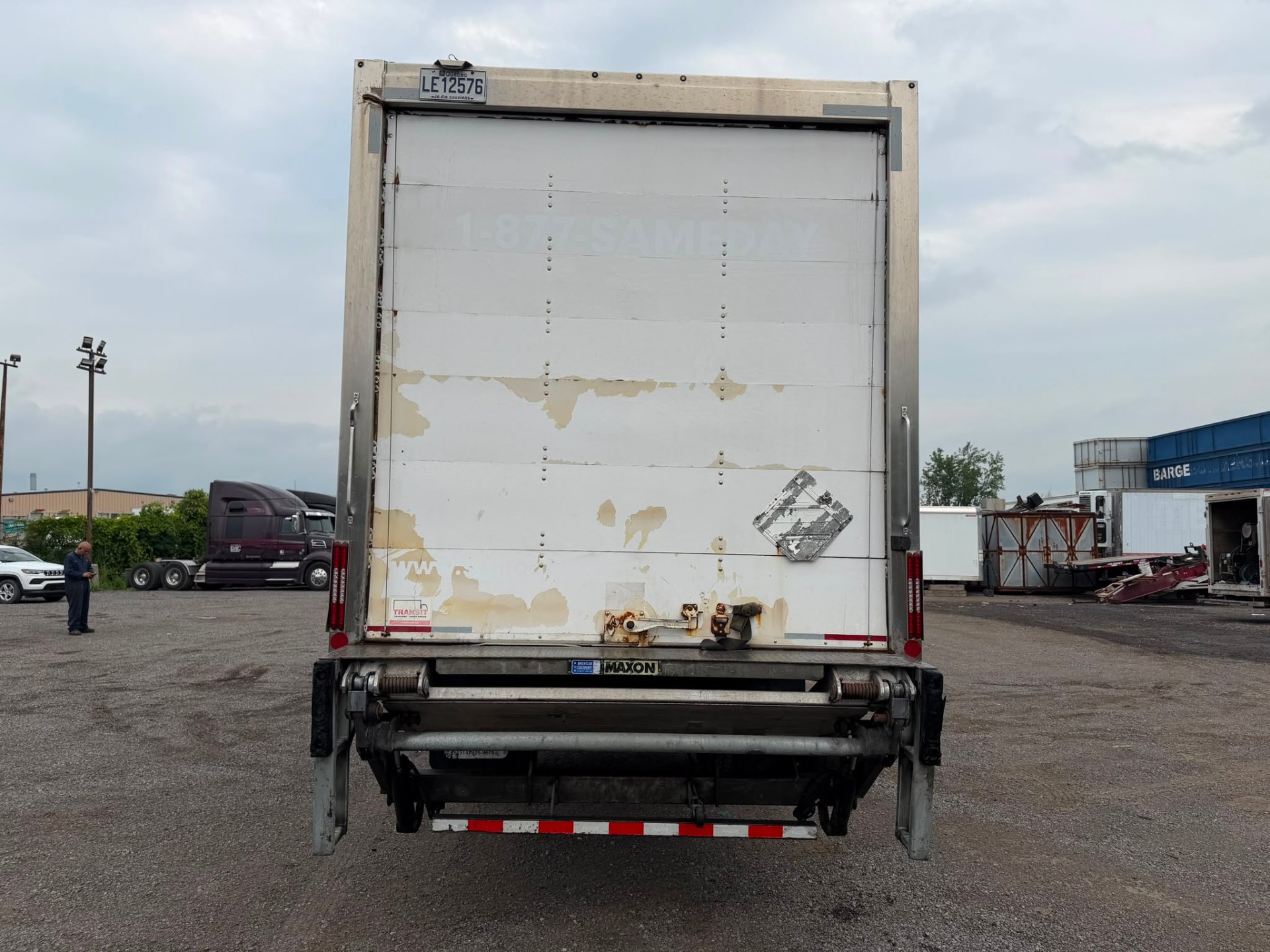 2017 Hino 338 26 PIEDS TAILGATE 4