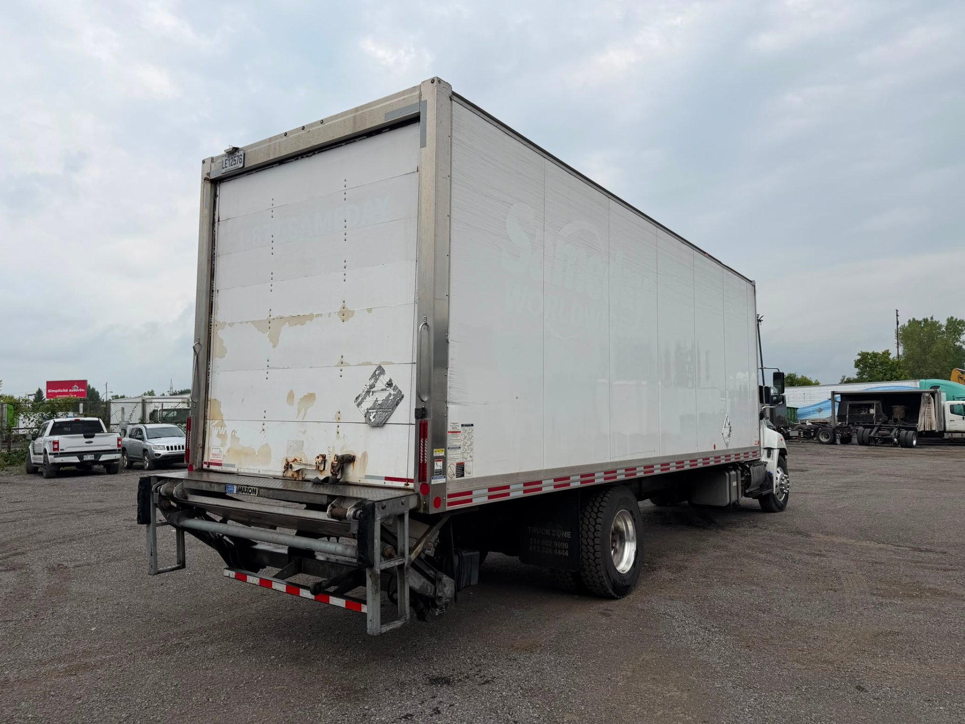 2017 Hino 338 26 PIEDS TAILGATE 5