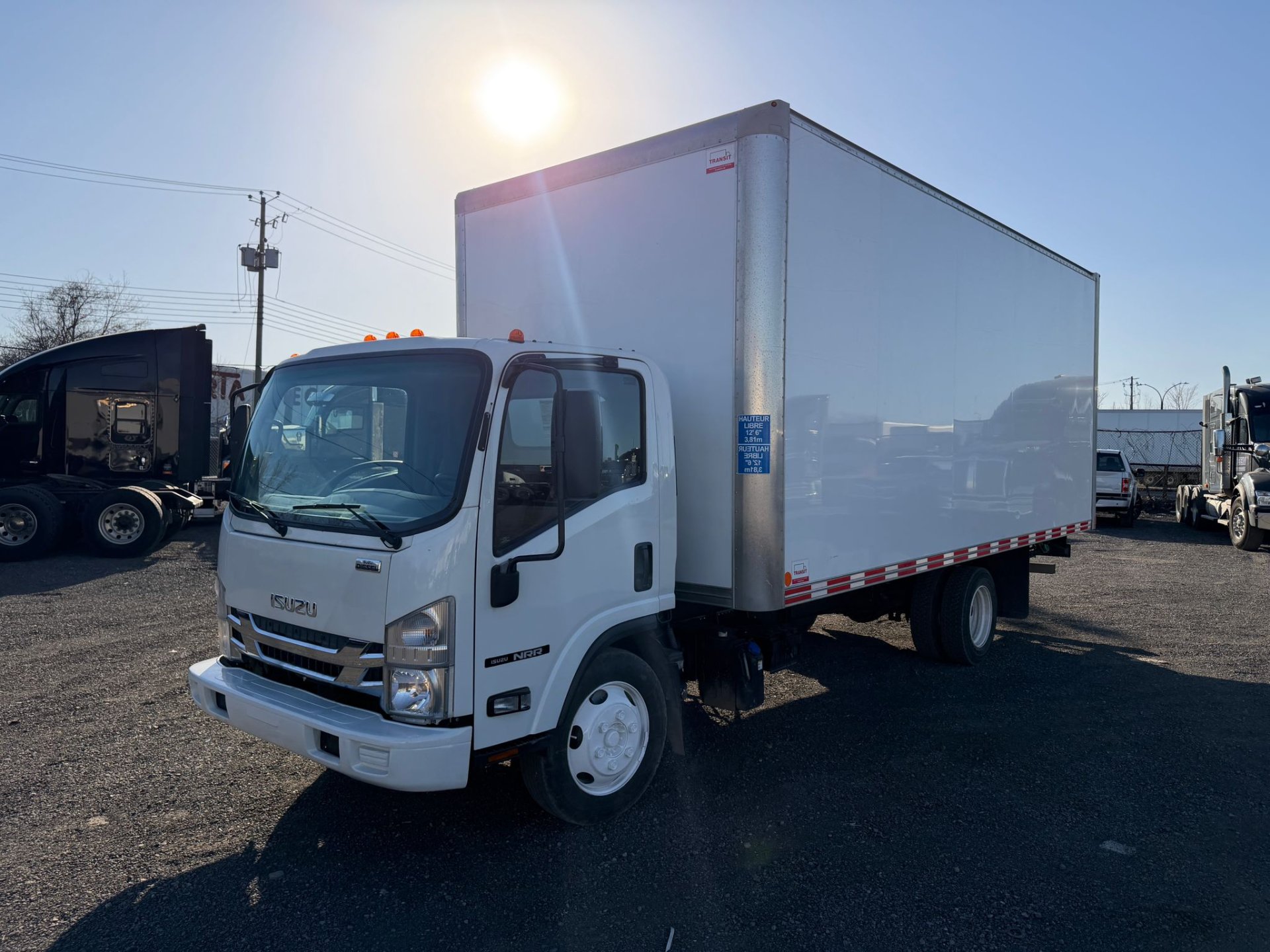2022 Isuzu NRR 20 PIEDS