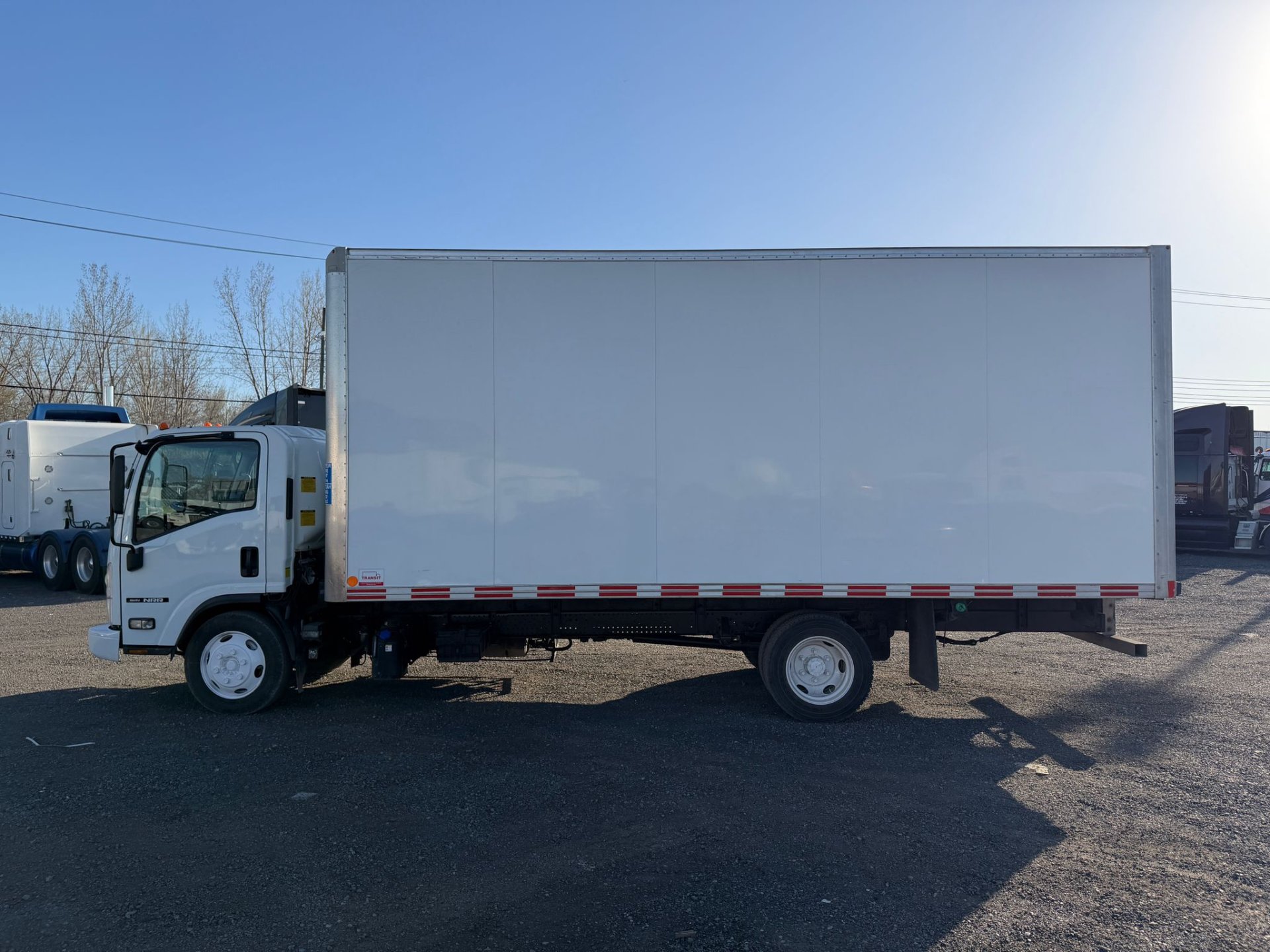 2022 Isuzu NRR 20 PIEDS 2
