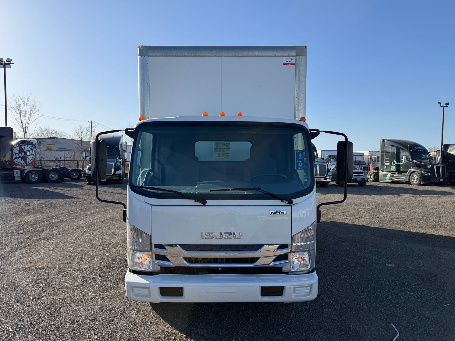 2022 Isuzu NRR 20 PIEDS 8