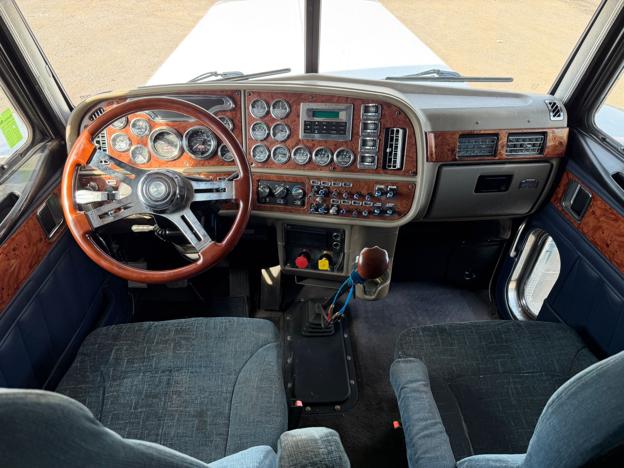 2004 Peterbilt 379 10