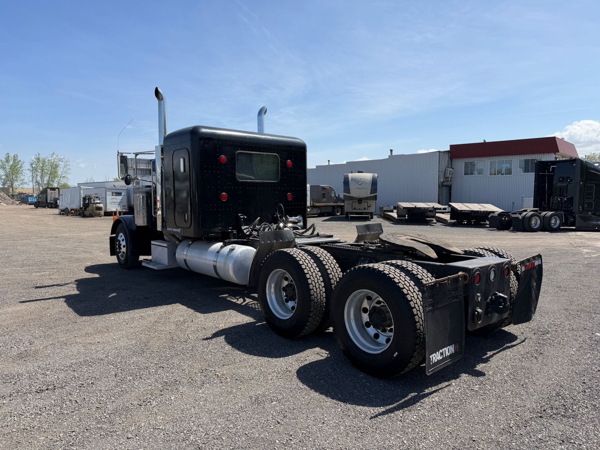2007 Peterbilt 379 Sleeper 4