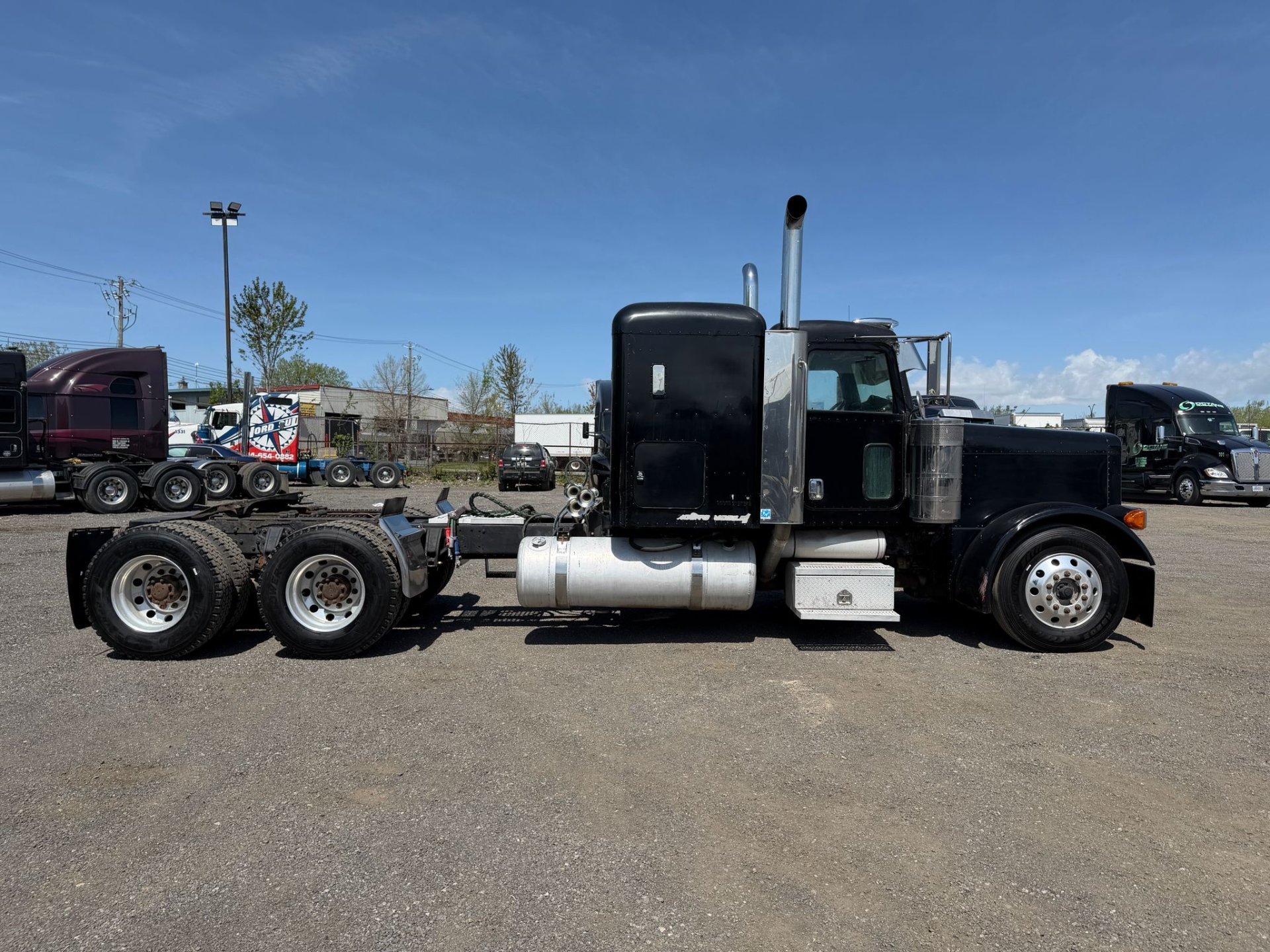 2007 Peterbilt 379 Sleeper 7