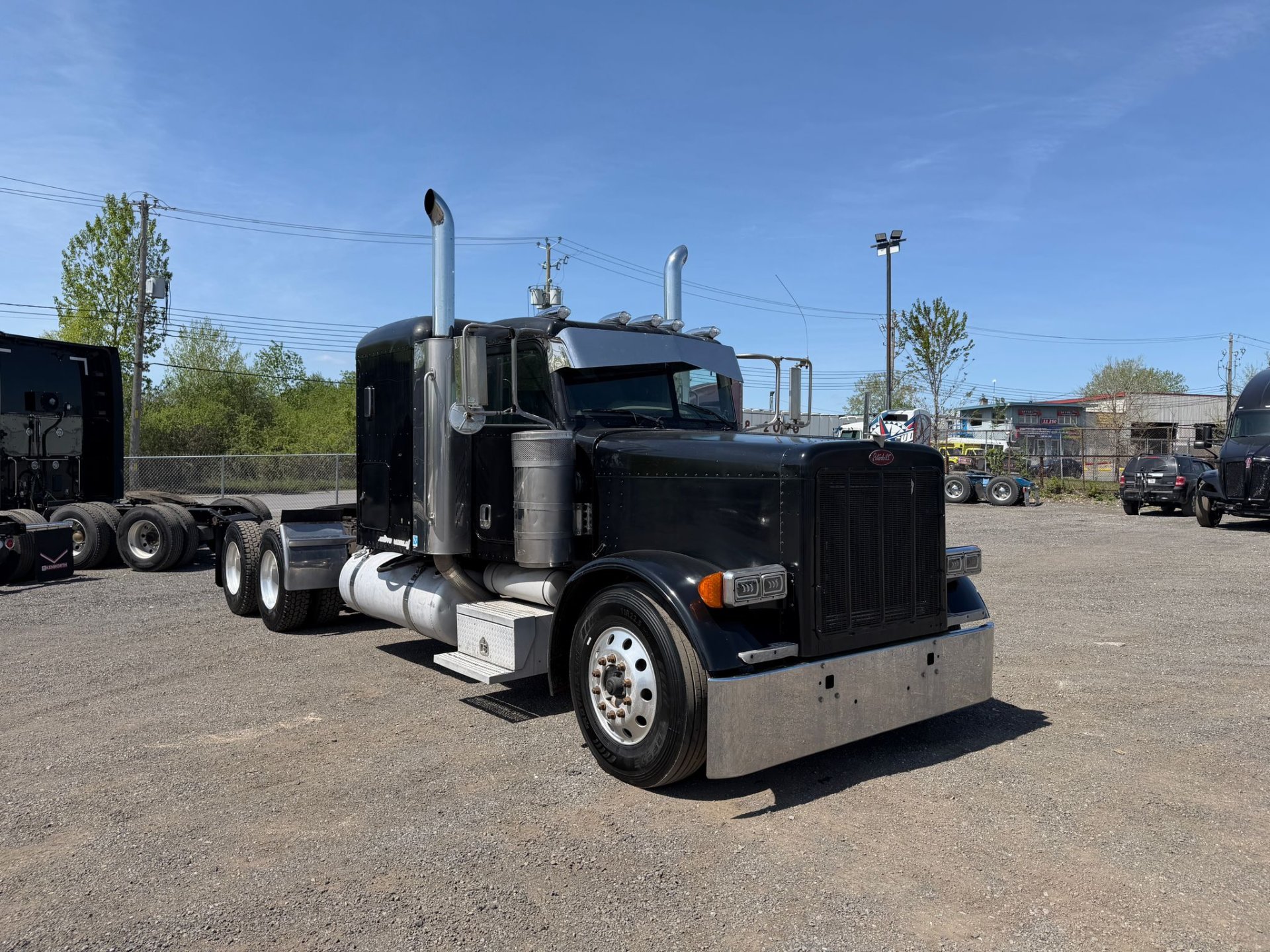 2007 Peterbilt 379 Sleeper 8