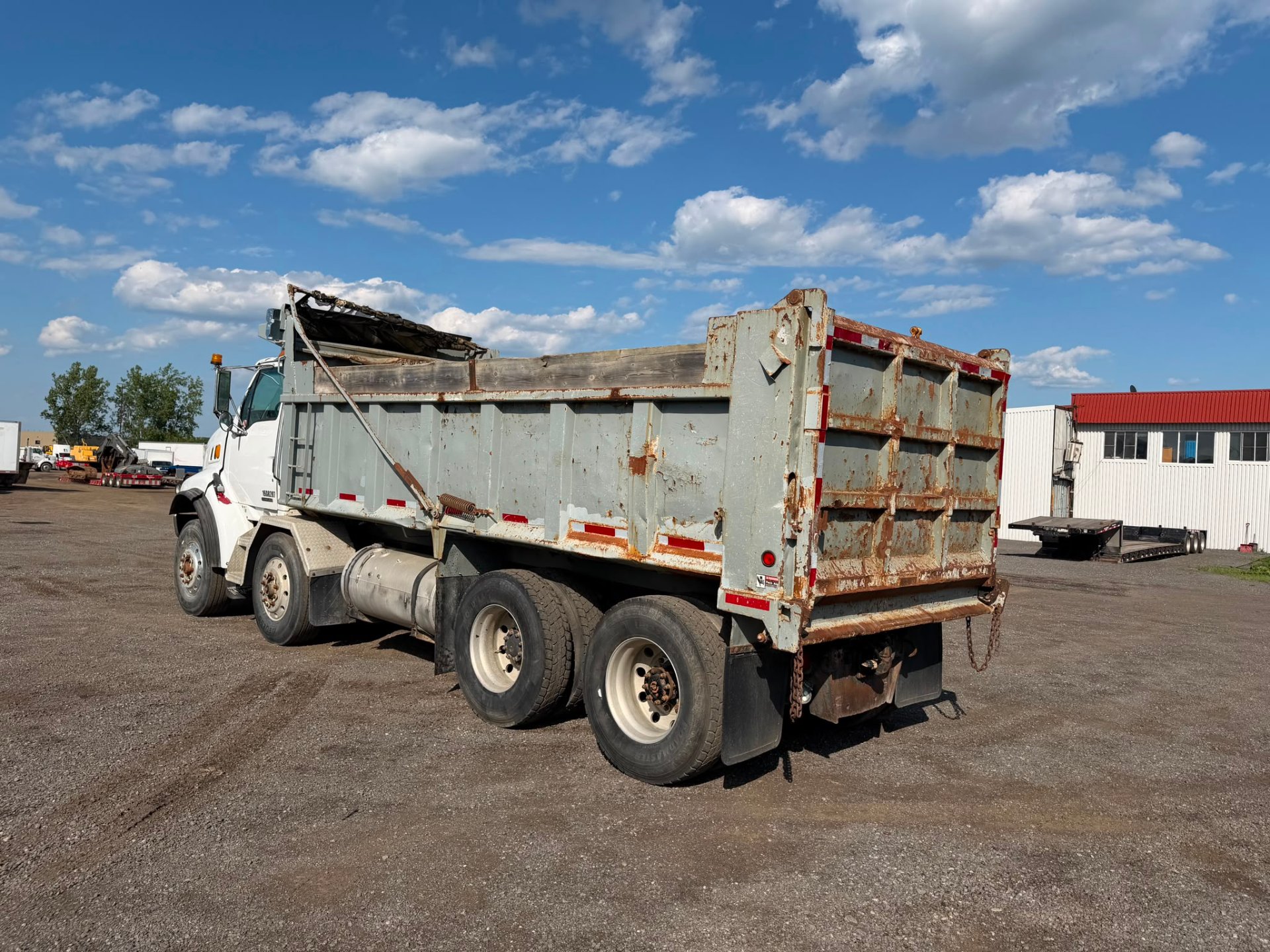 2000 Sterling L9500 series Dompeur 12 roues 3