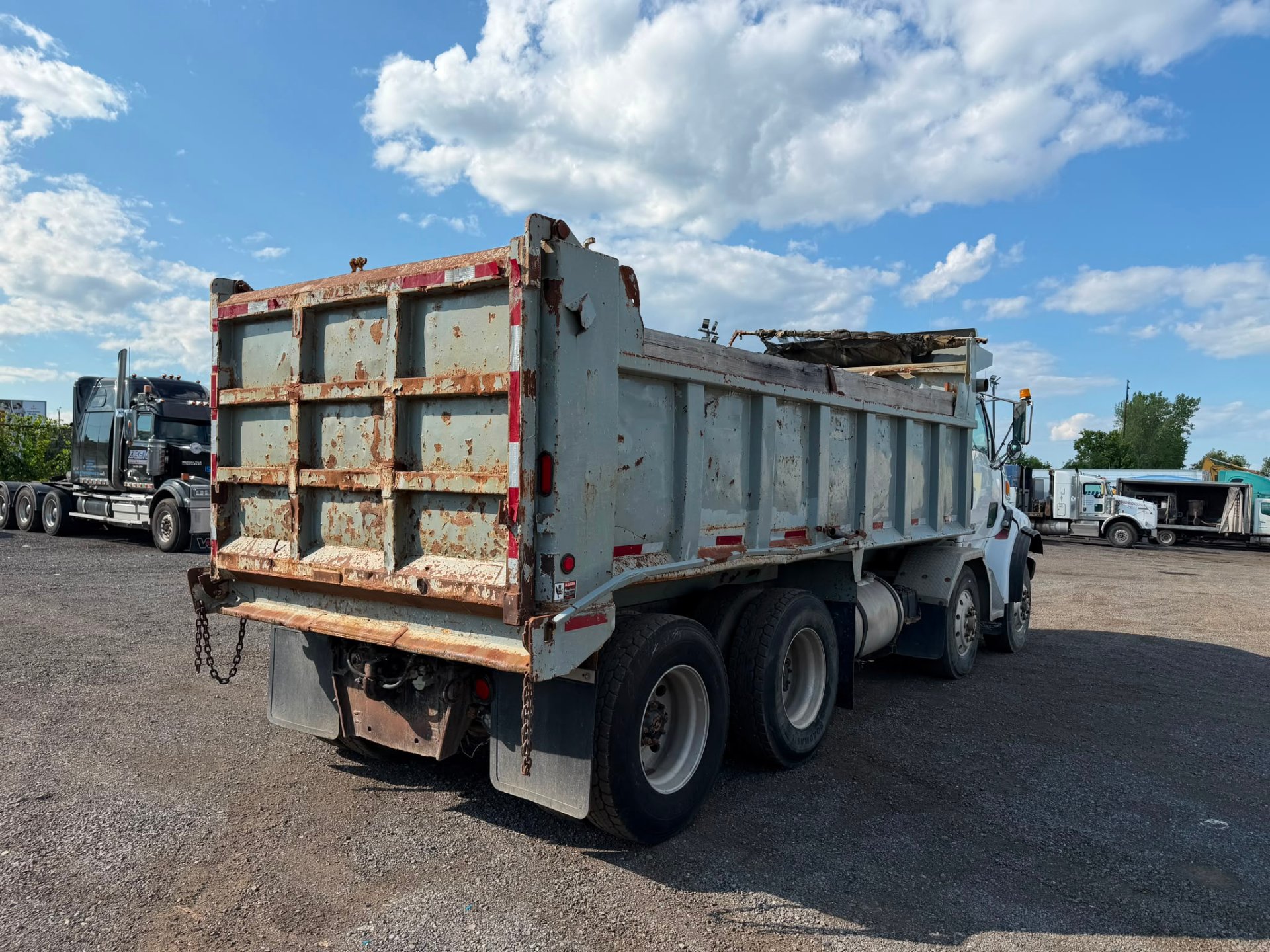 2000 Sterling L9500 series Dompeur 12 roues 5