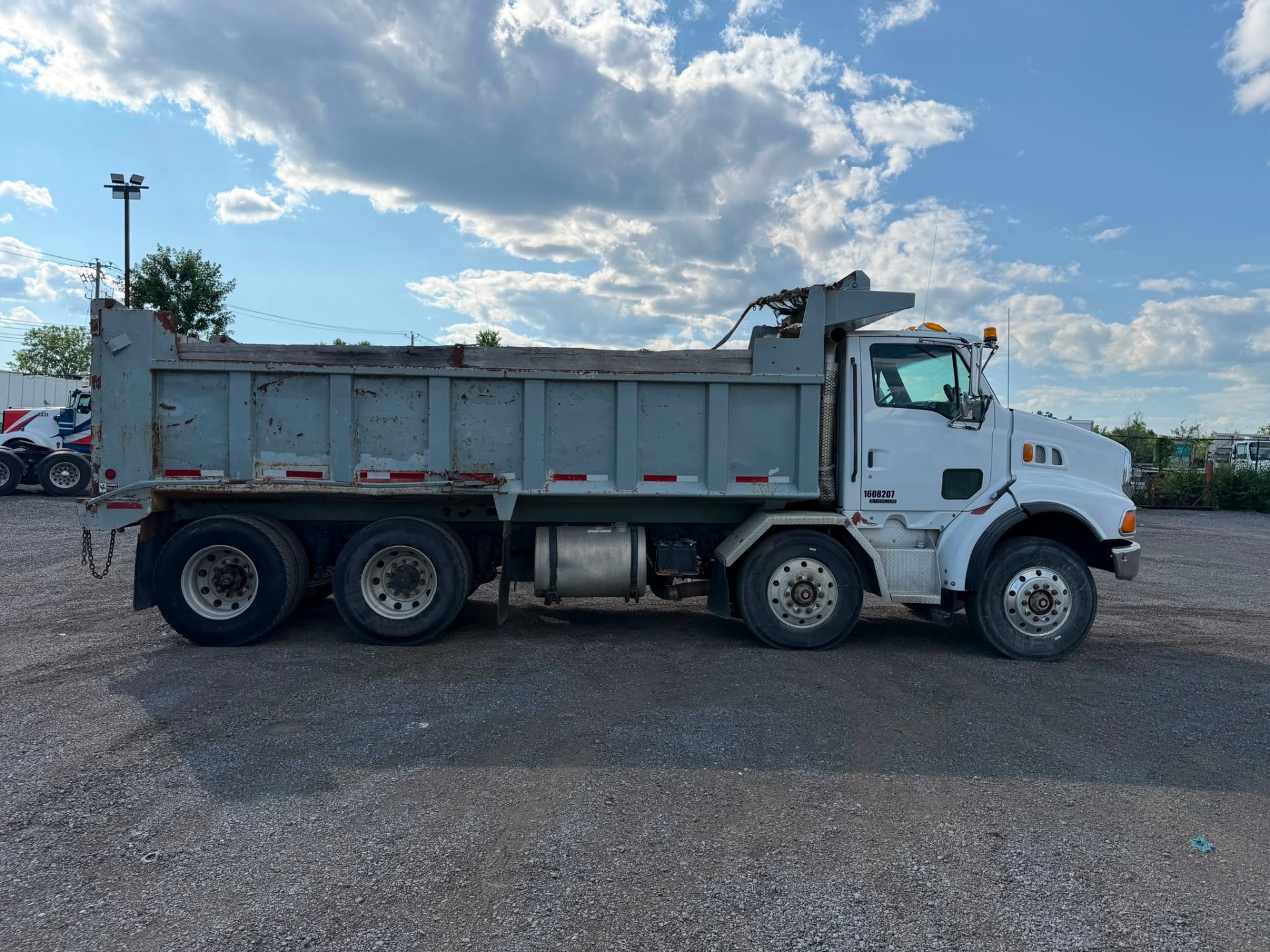 2000 Sterling L9500 series Dompeur 12 roues 6
