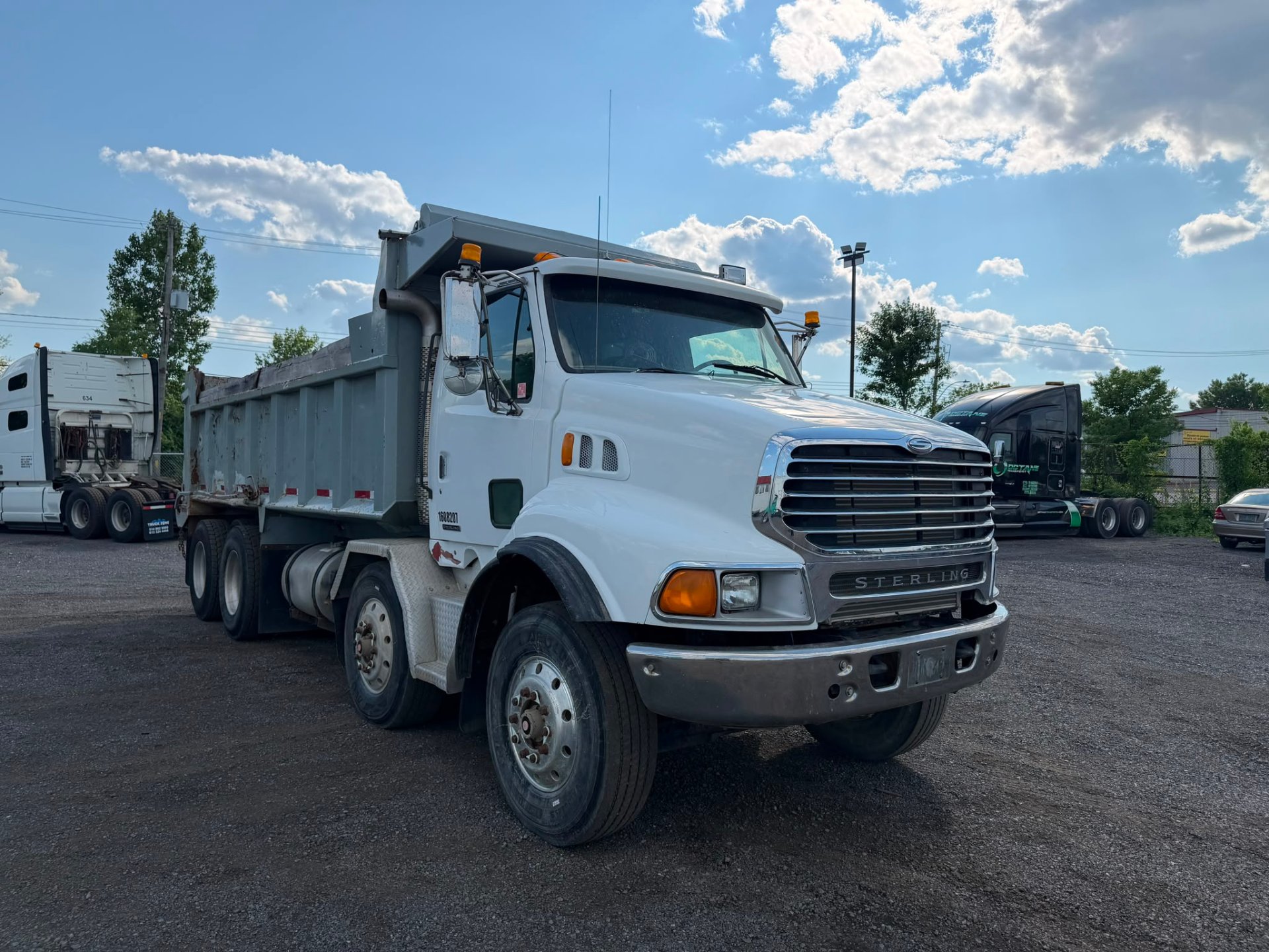 2000 Sterling L9500 series Dompeur 12 roues 7
