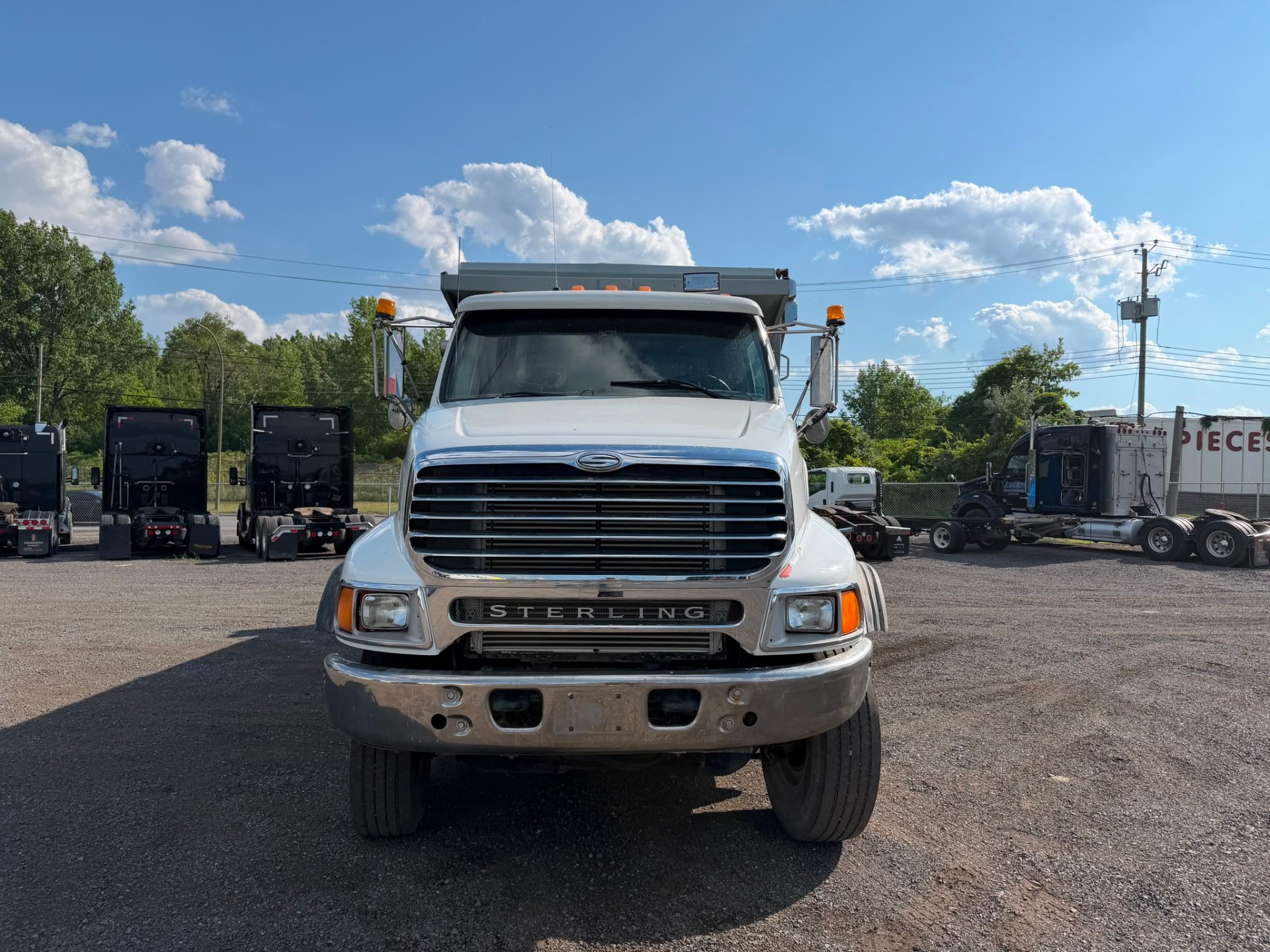 2000 Sterling L9500 series Dompeur 12 roues 8