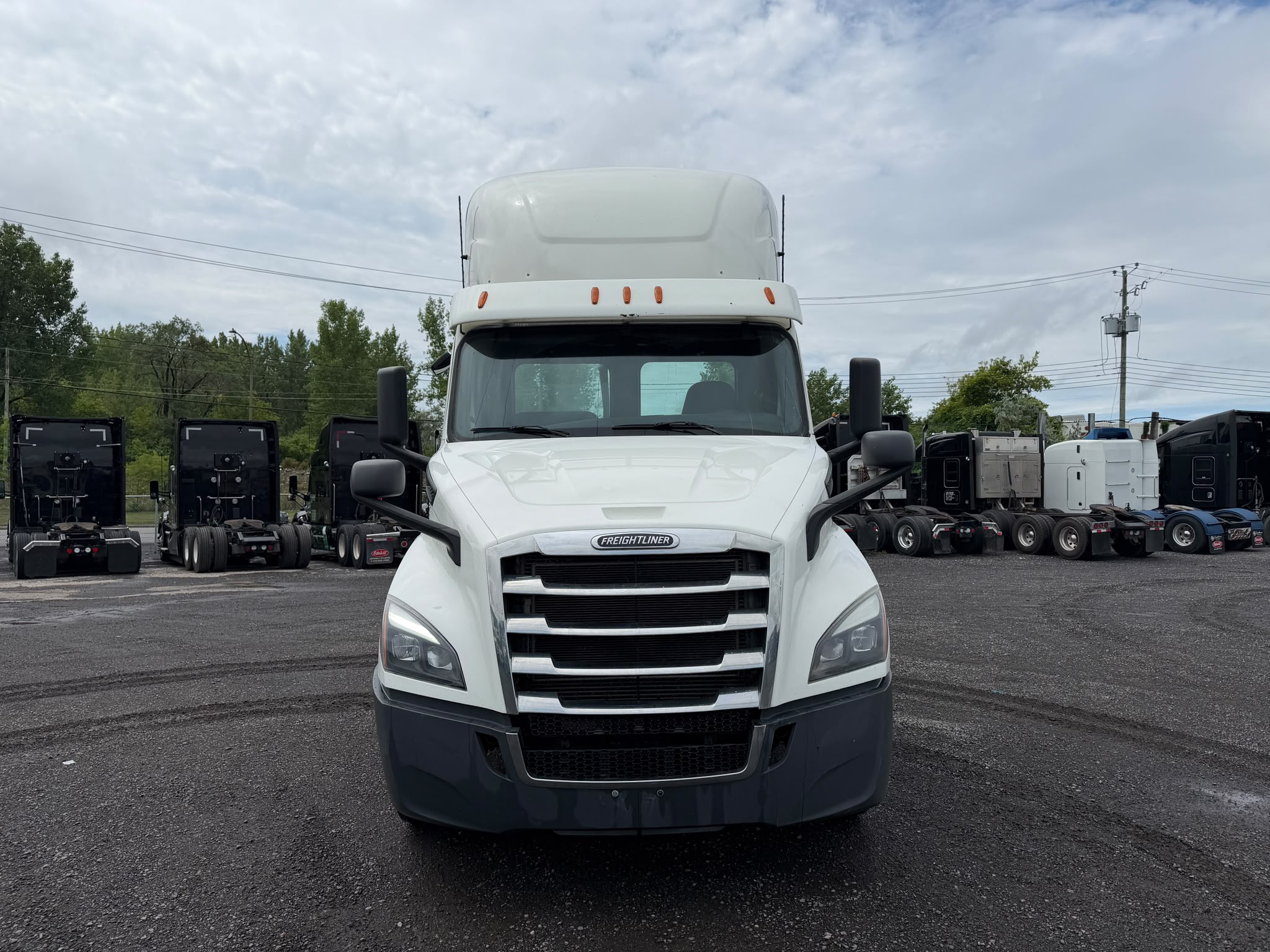 2020 FREIGHTLINER Cascadia 116" Day cab 8
