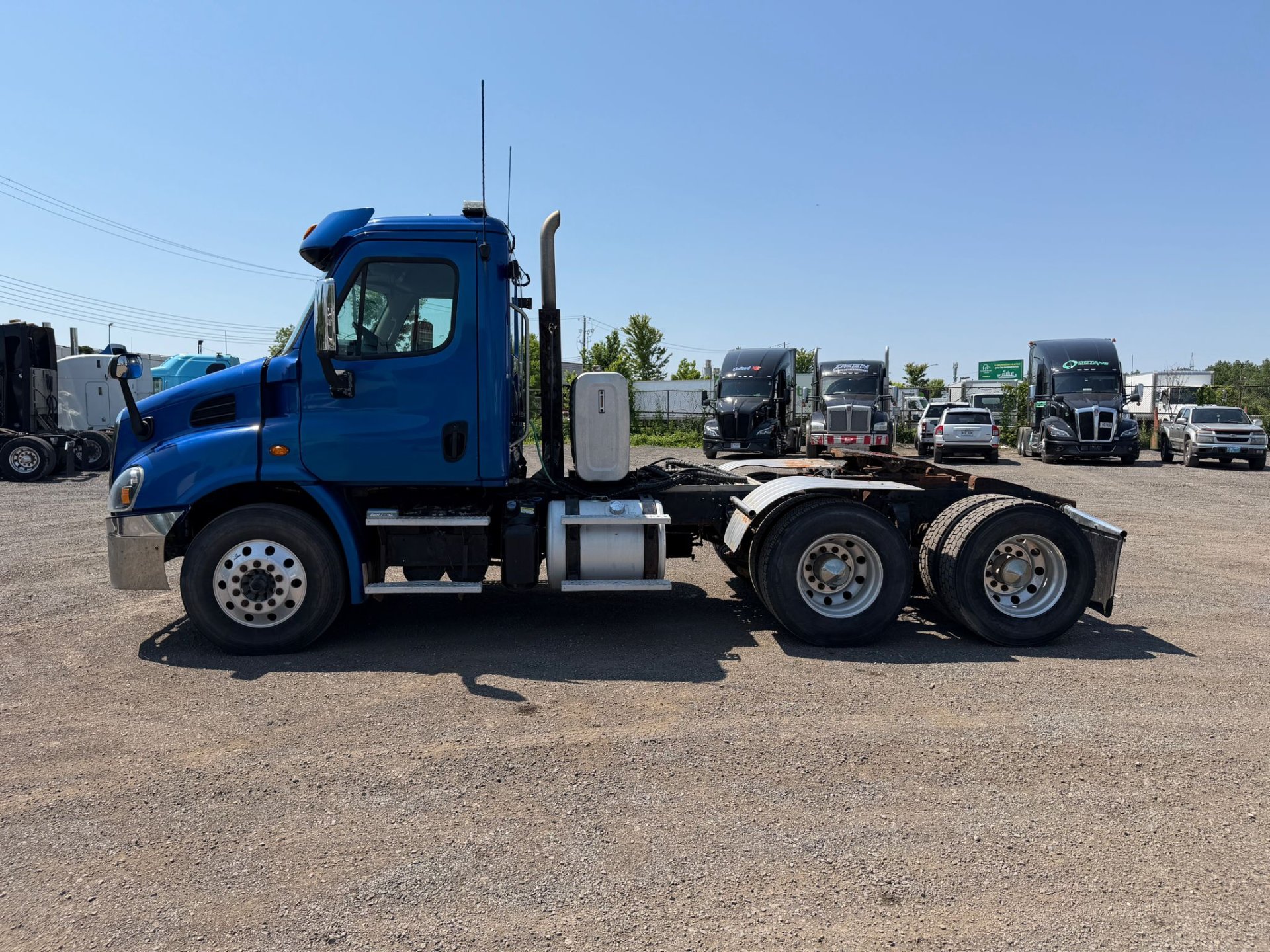 2017 Freightliner Cascadia 113 113" sleeper cab 2