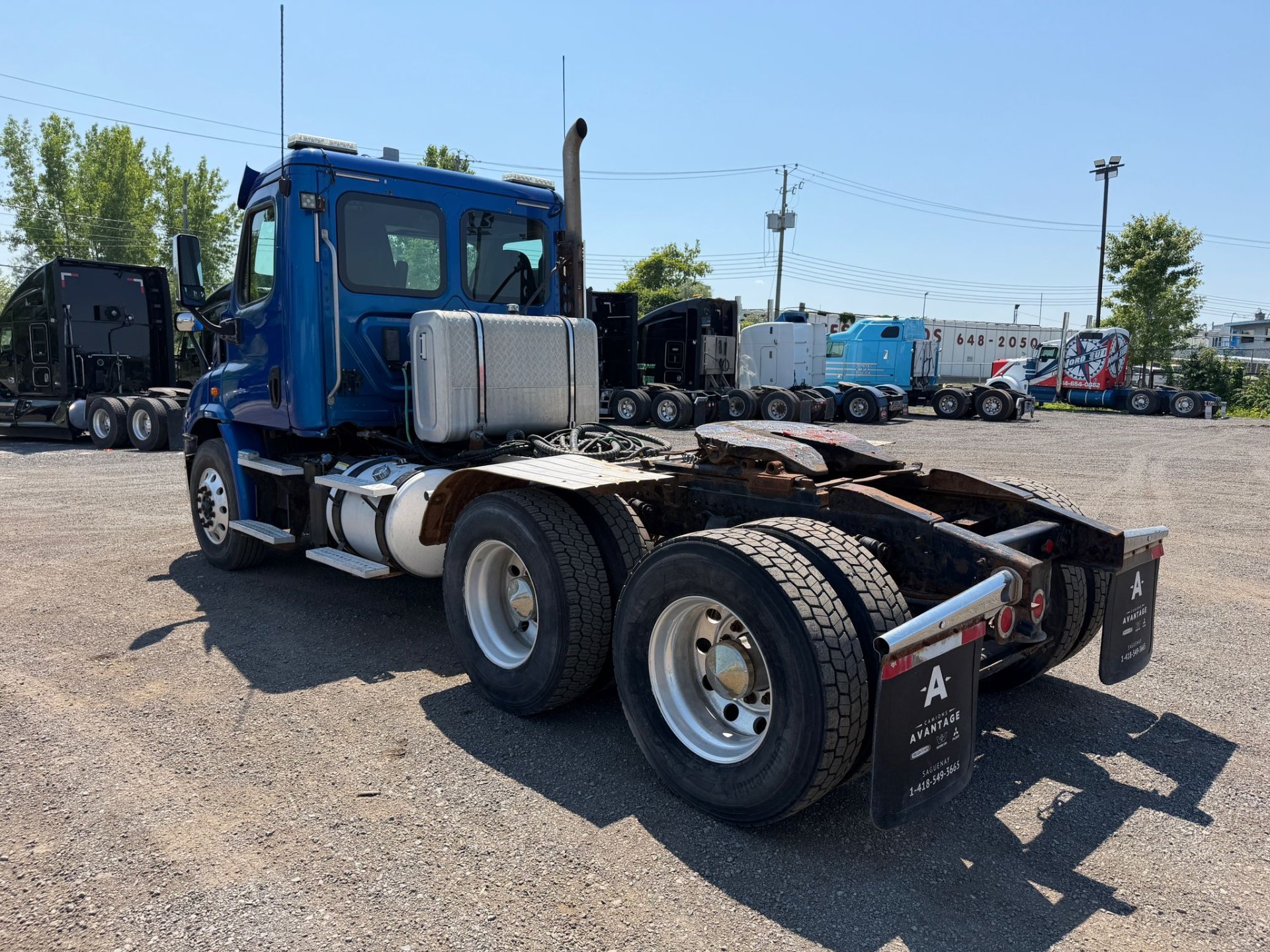 2017 Freightliner Cascadia 113 113" sleeper cab 3