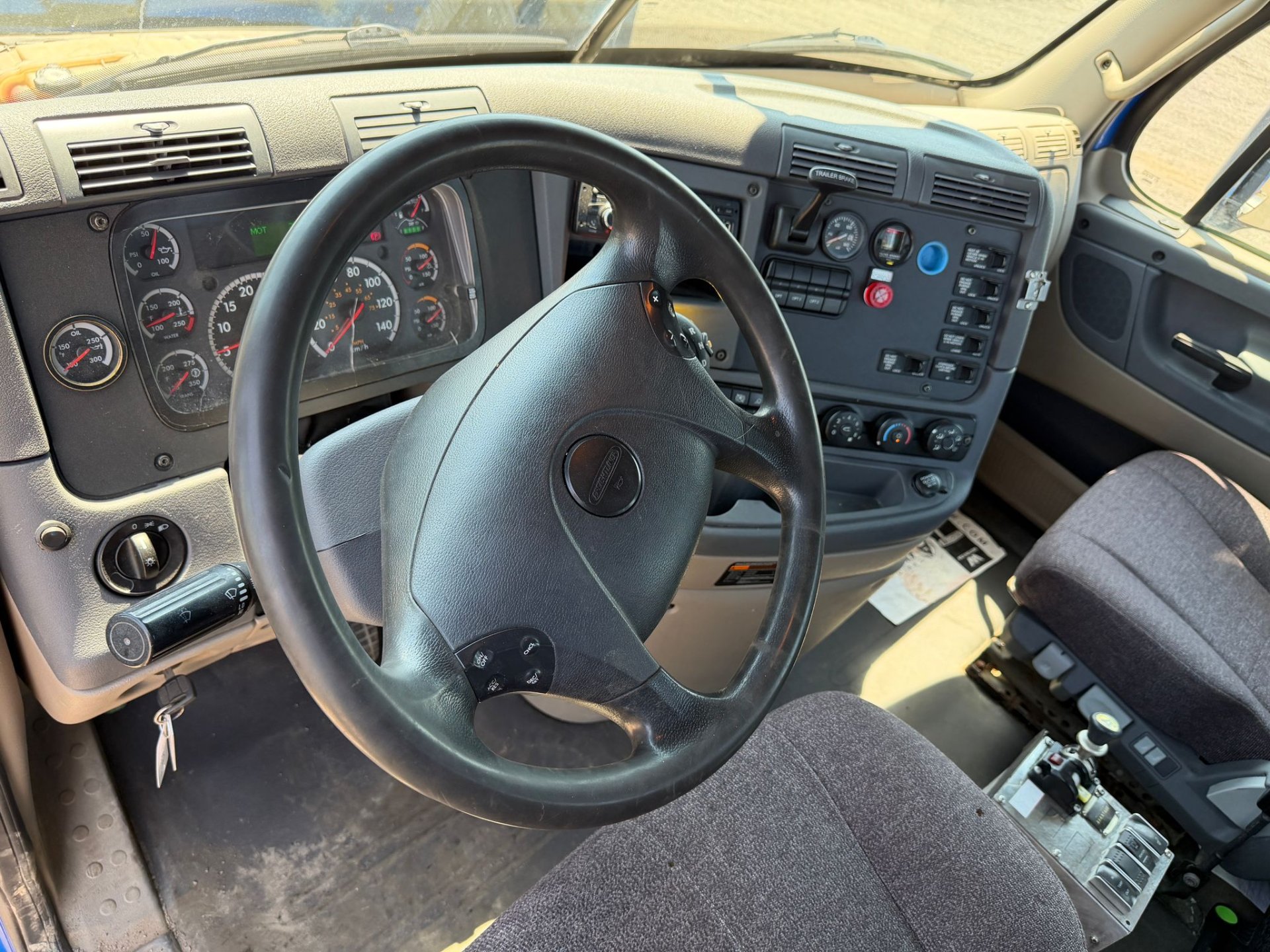 2017 Freightliner Cascadia 113 113" sleeper cab 9