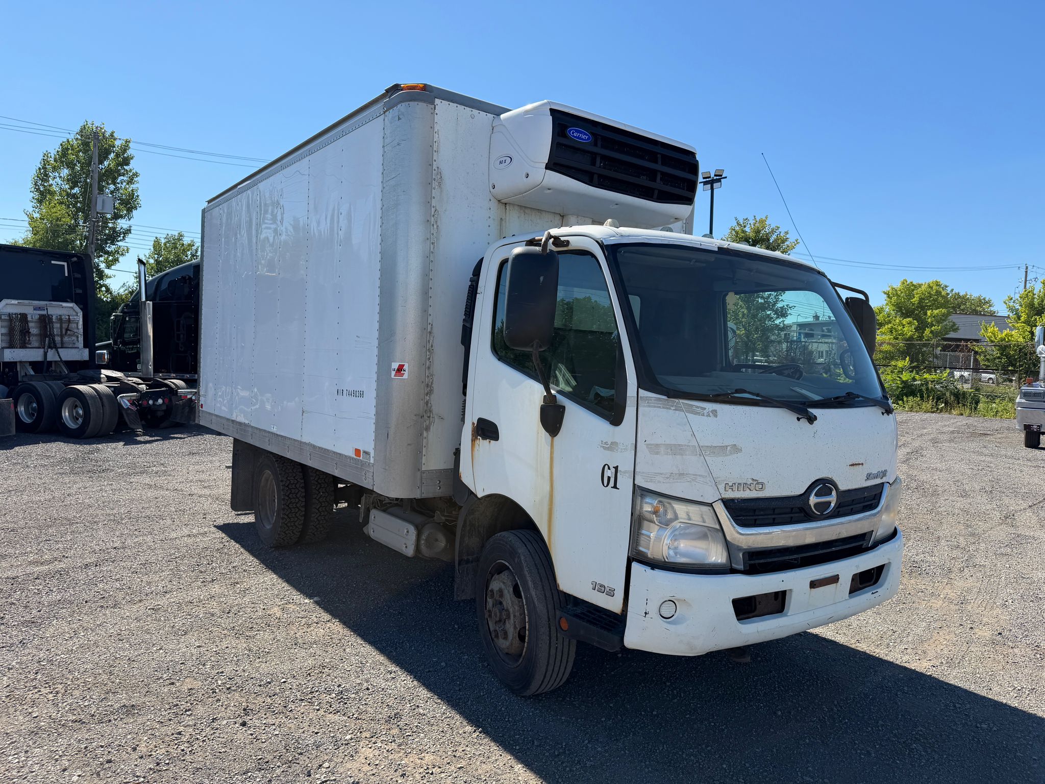 2013 Hino 195 Silver Knight — Réfrigéré 15 pieds 7