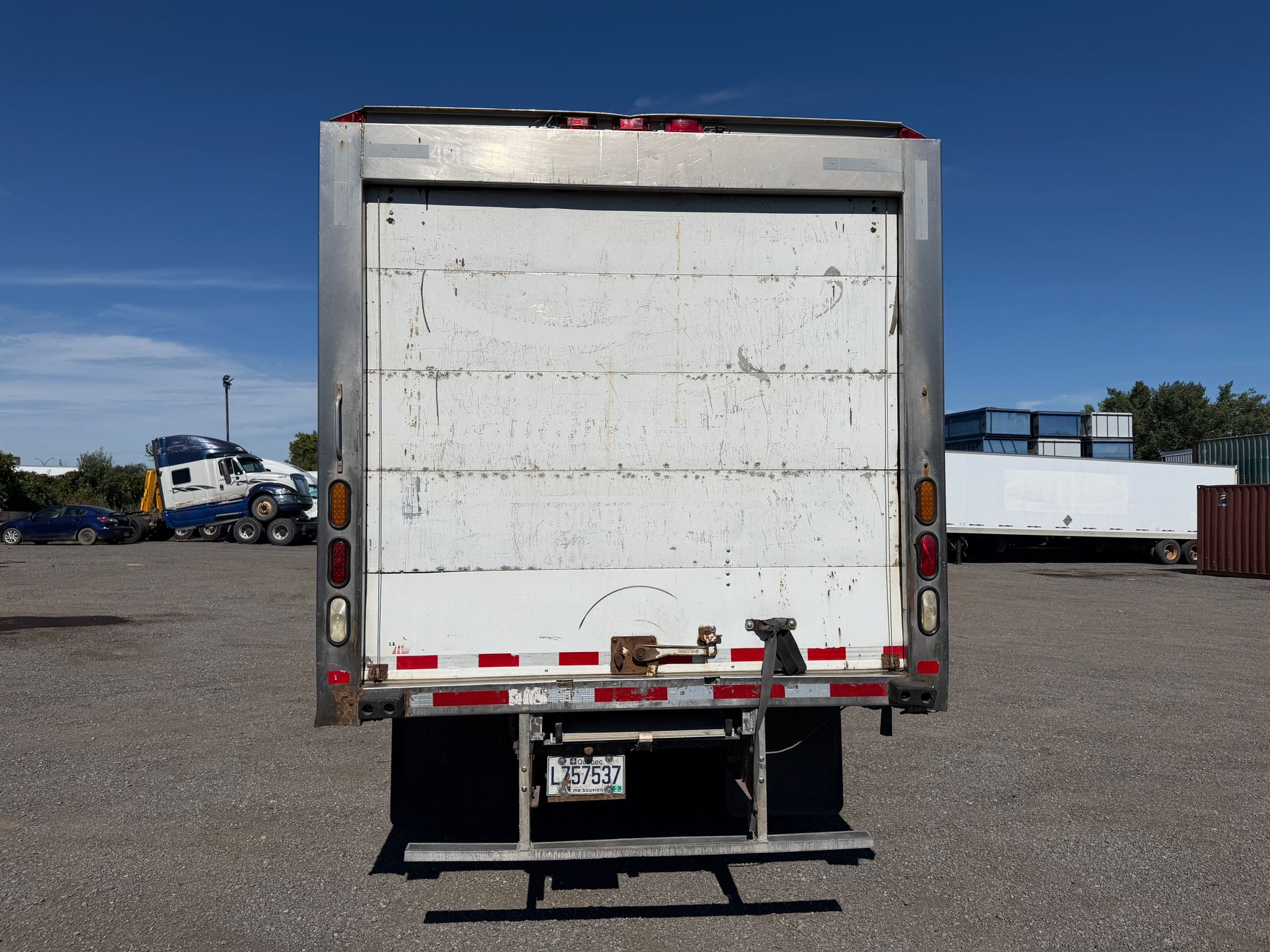 2013 Hino 195 Silver Knight — Réfrigéré 15 pieds 4
