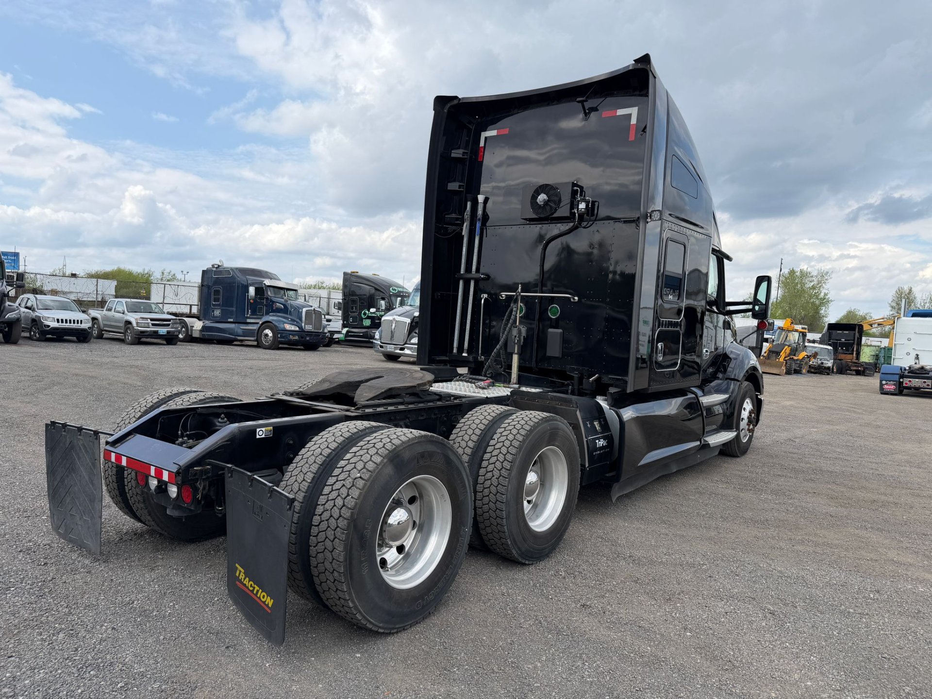2022 Kenworth T680 3