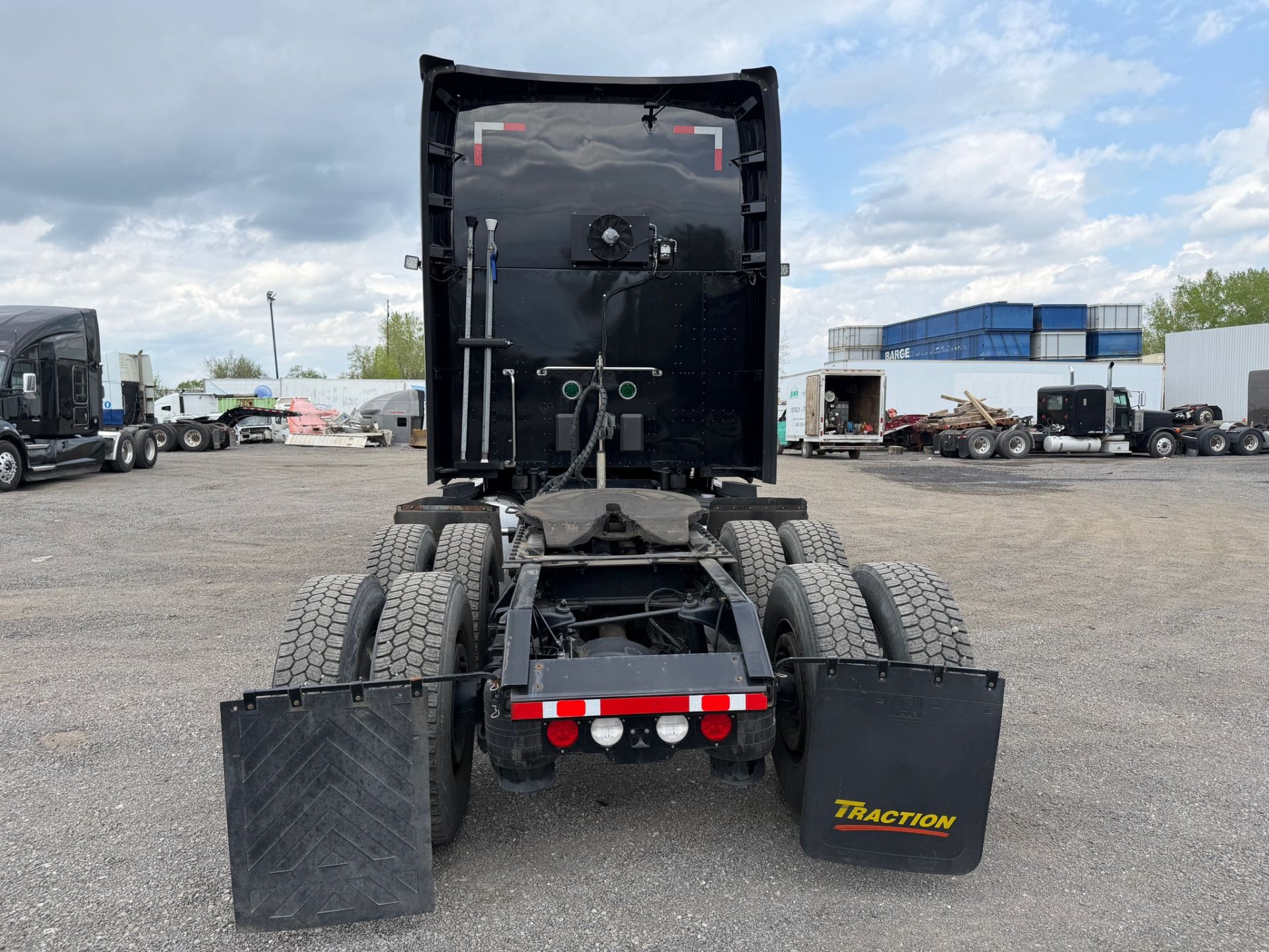 2022 Kenworth T680 4