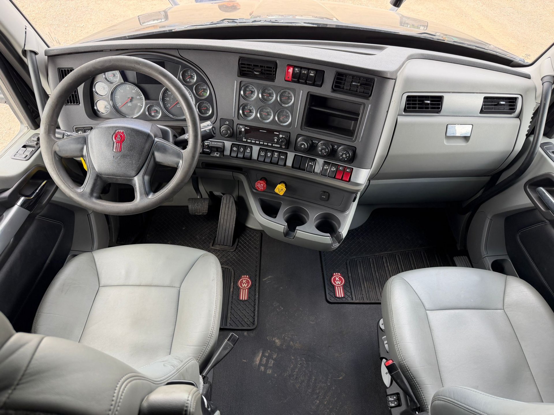 2022 Kenworth T680 9