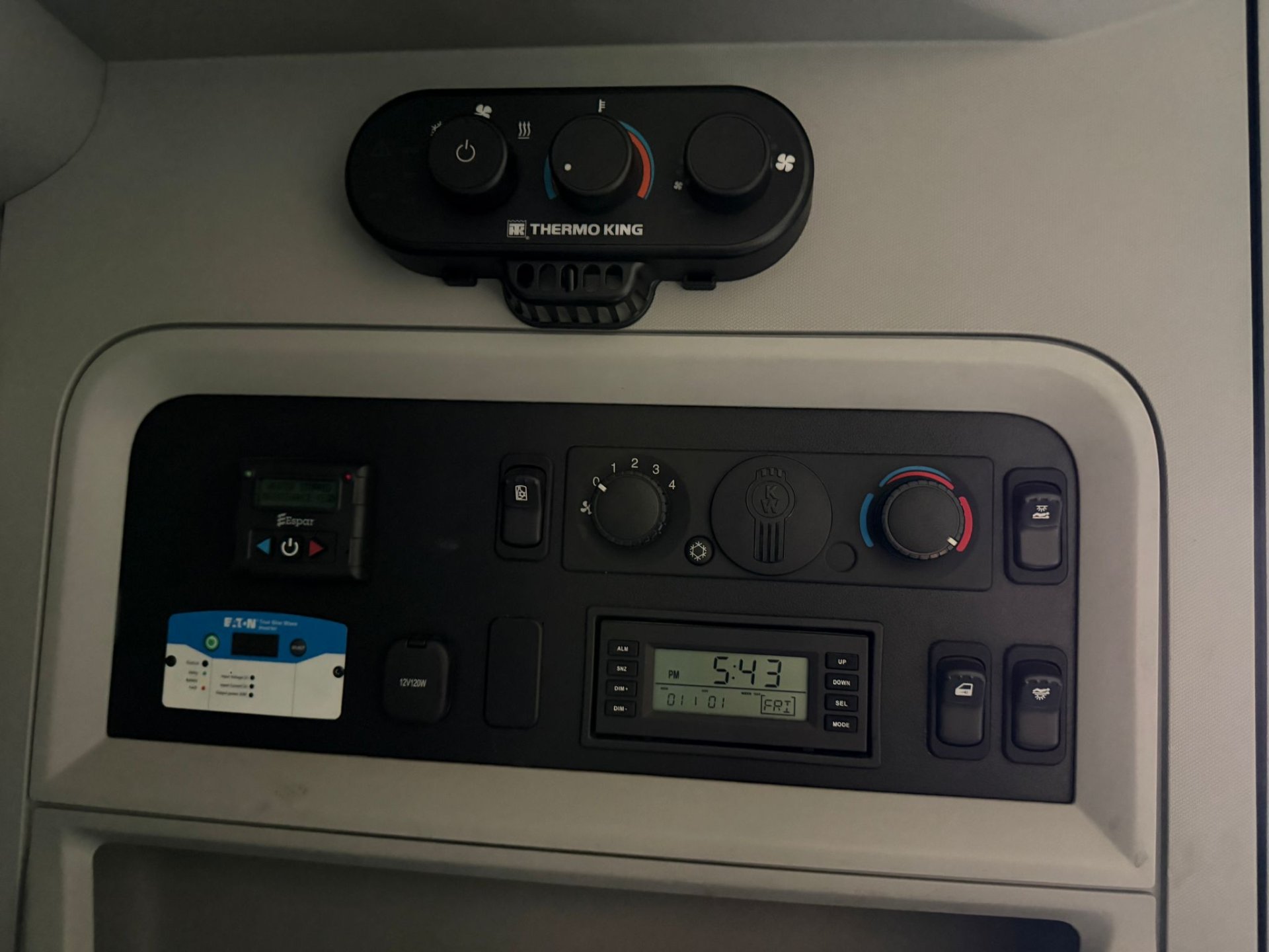 2022 Kenworth T680 12