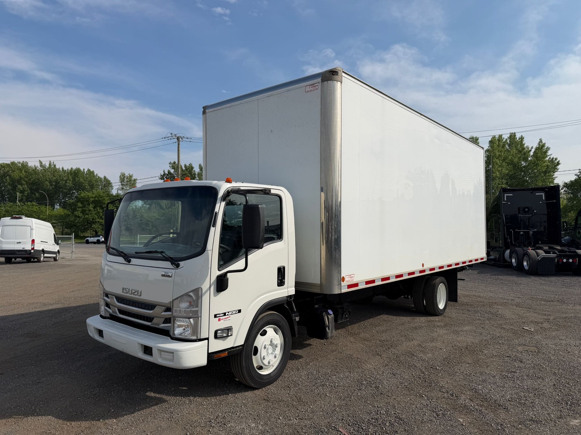 2020 Isuzu NRR 22 pieds 106 pouces de haut