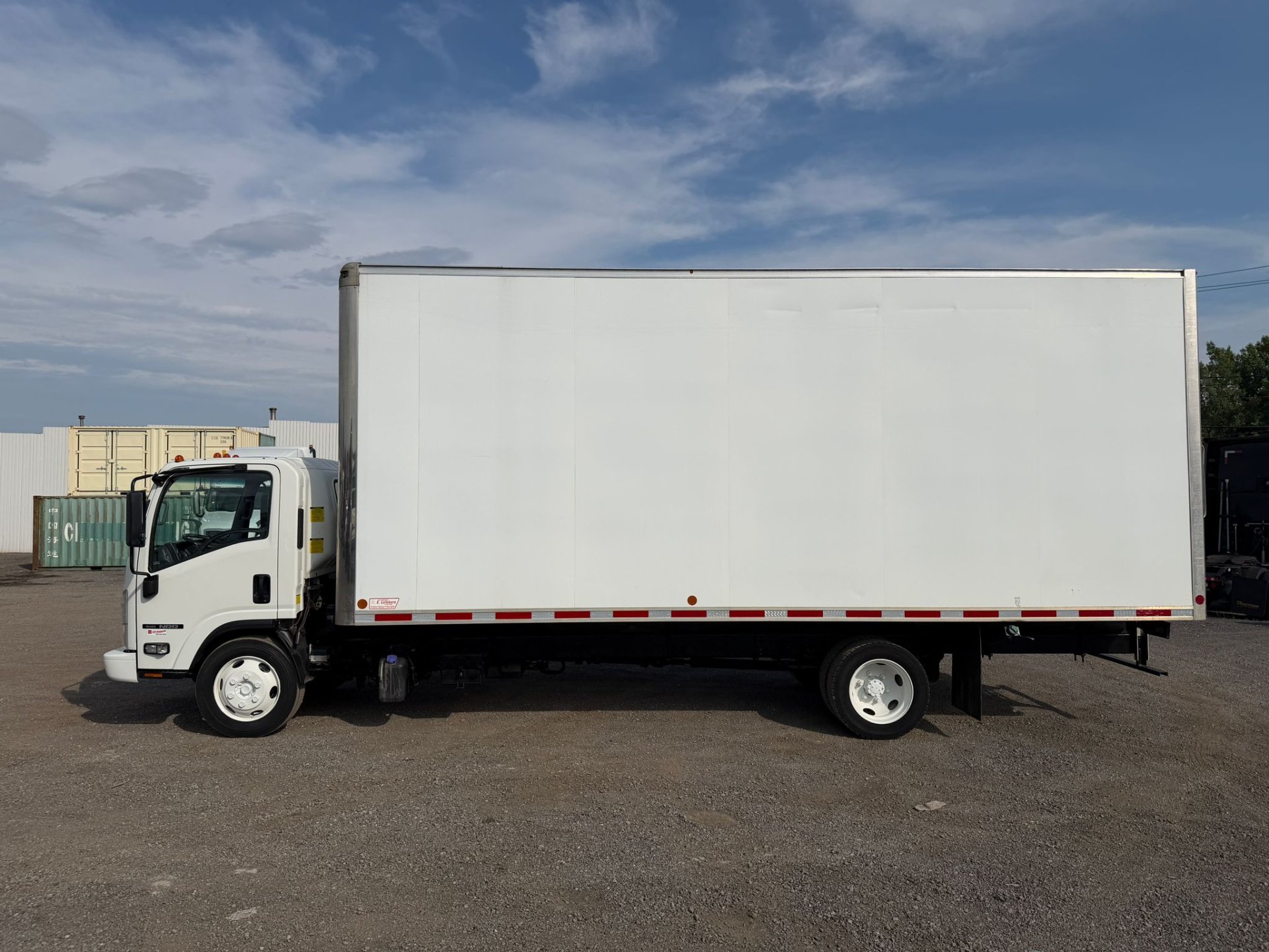 2020 Isuzu NRR 22 pieds 106 pouces de haut 2