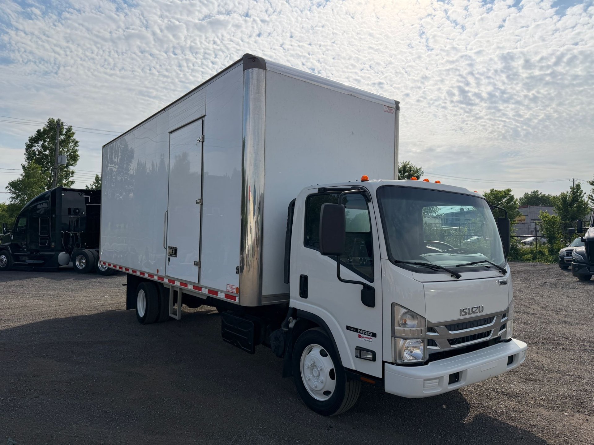 2020 Isuzu NRR 22 pieds 106 pouces de haut 7