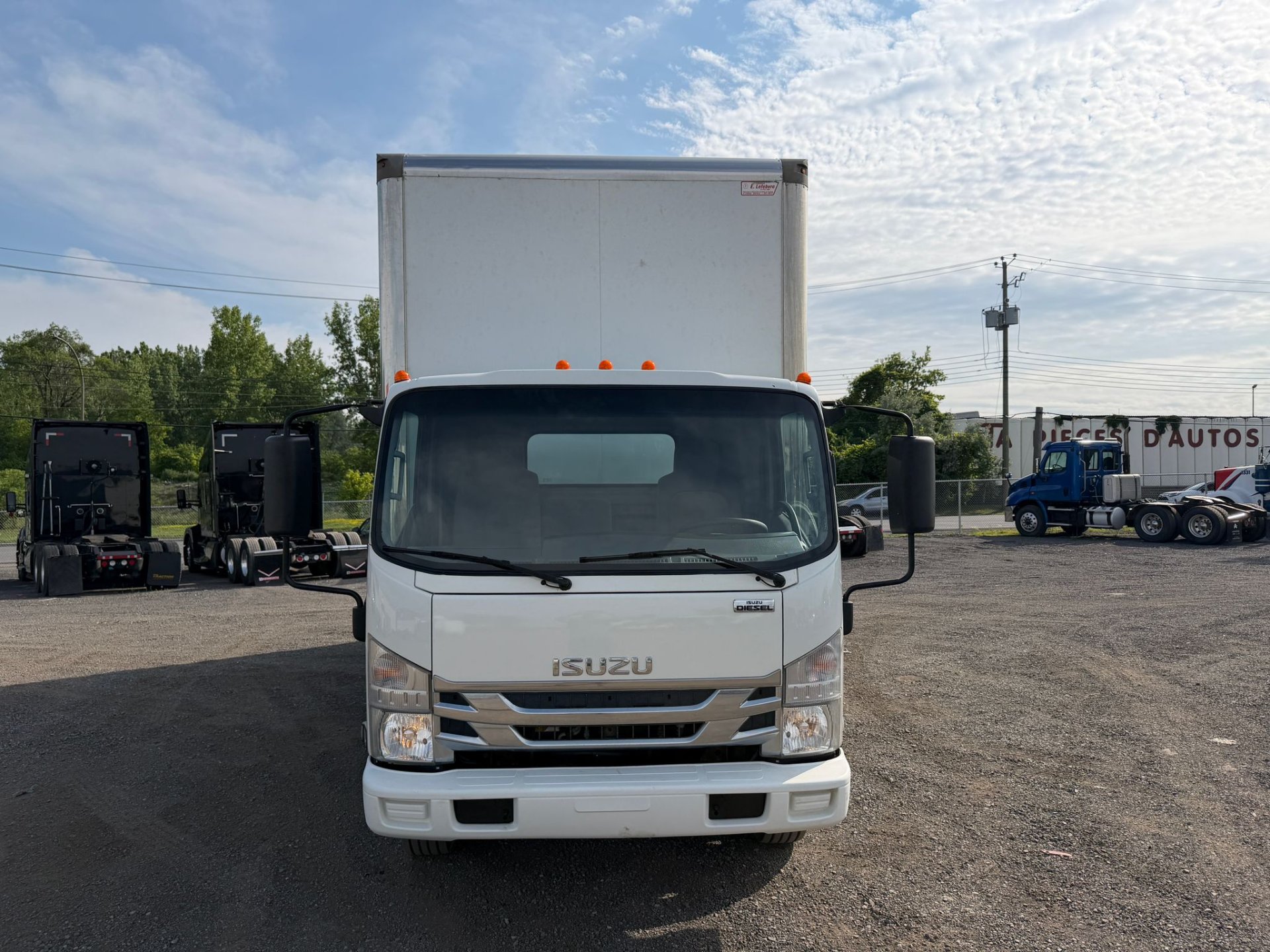 2020 Isuzu NRR 22 pieds 106 pouces de haut 8