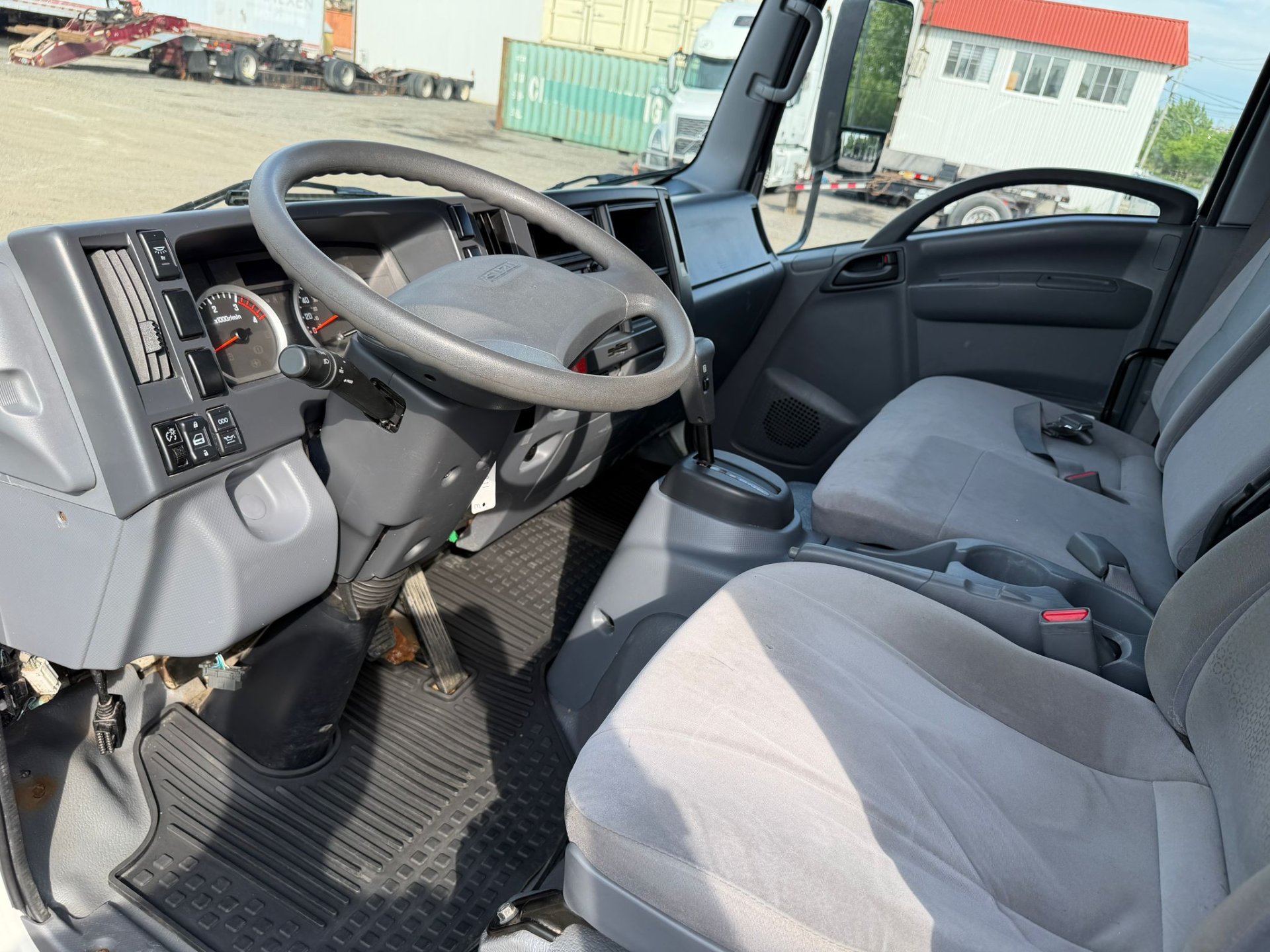 2020 Isuzu NRR 22 pieds 106 pouces de haut 11